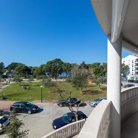 Apartment Larissa On The Makarska